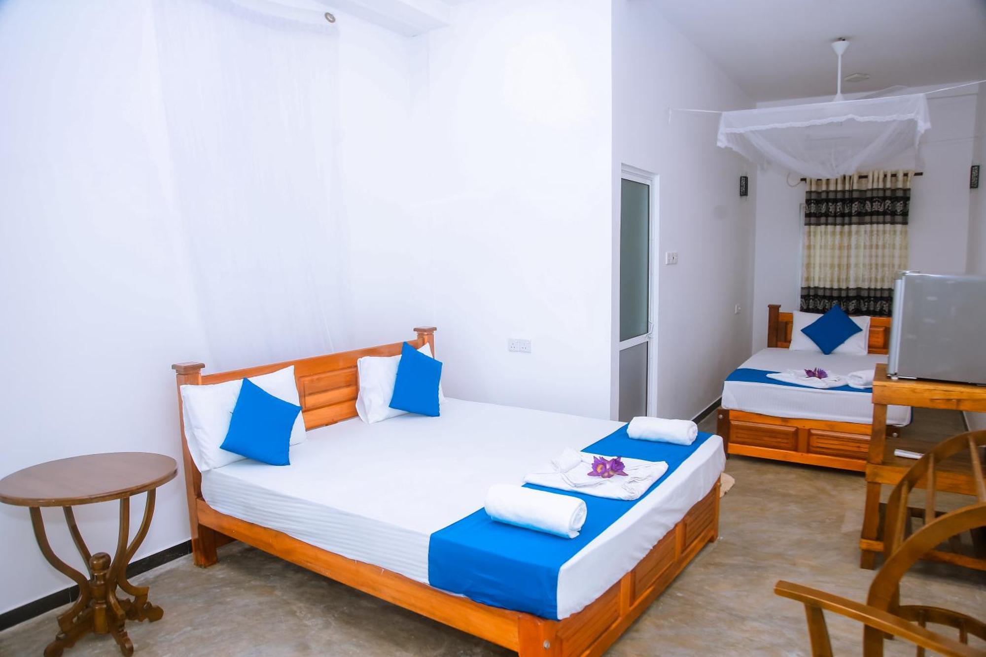 Blue Sky Hotel Mirissa Exterior photo