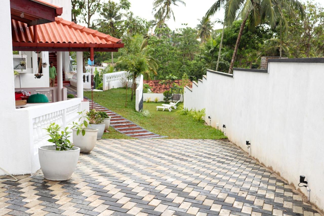 Blue Sky Hotel Mirissa Exterior photo